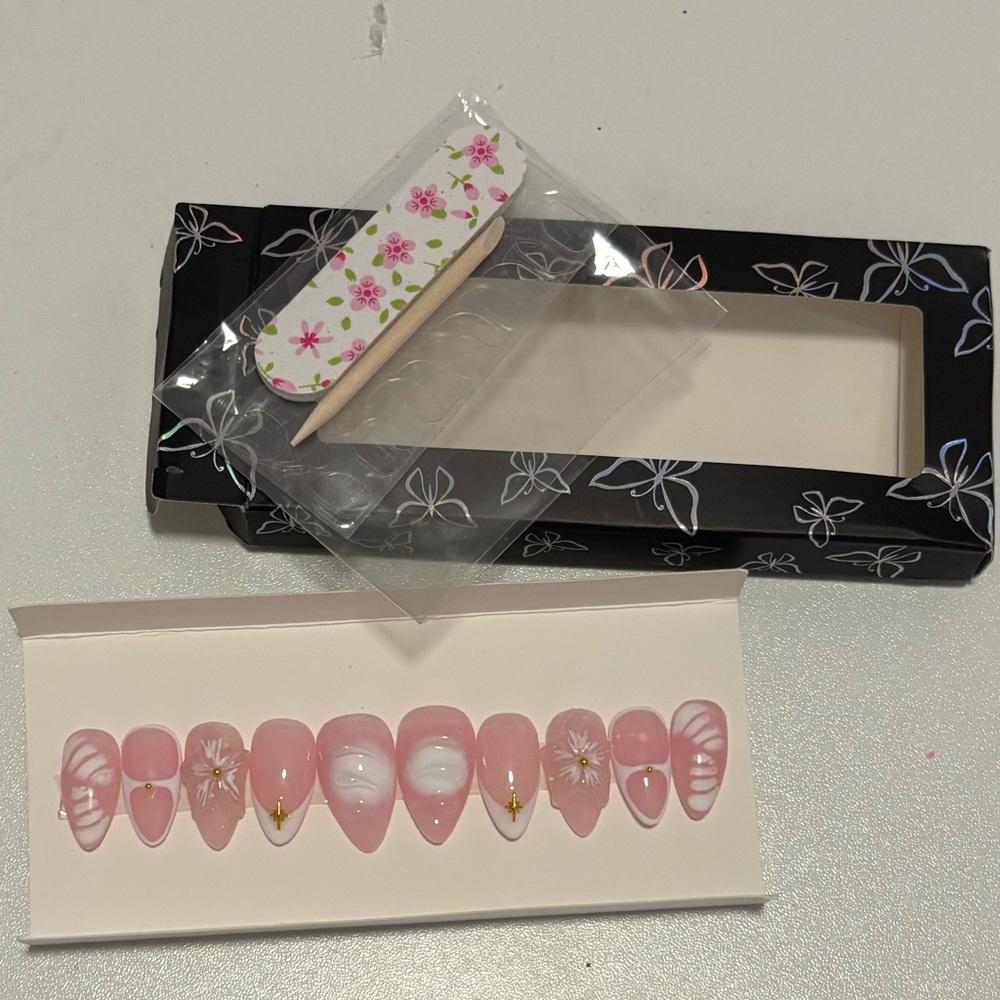 Pink Floral Press-On Nails